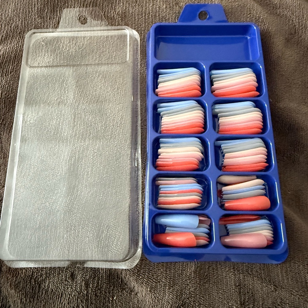 Pastel Ombre Press-On Nails Set w/ Organizer
